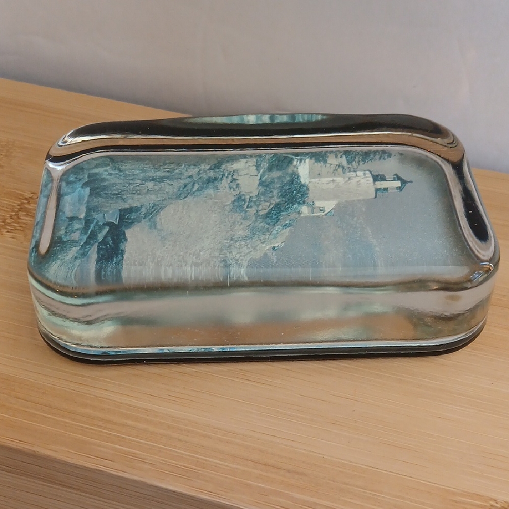 Vintage glass Enesco paperweight foil lighthouse crashing waves - Picture 3 of 7
